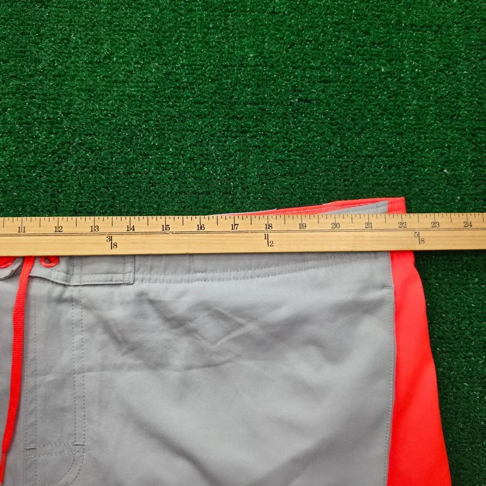 Nike Dri-Fit Colorblock Swim Trunks Board Shorts Mens XL Gray Mesh Lined